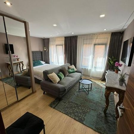 Piso De Dos Dormitorios Con Reforma De Diseno Сан-Фелиу-де-Гишольс Экстерьер фото