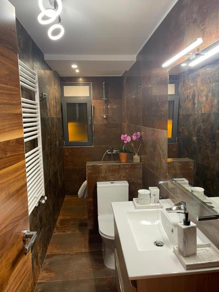 Piso De Dos Dormitorios Con Reforma De Diseno Сан-Фелиу-де-Гишольс Экстерьер фото