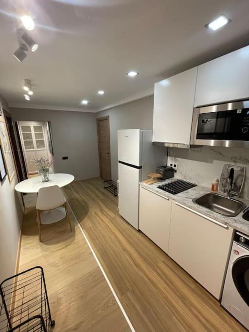 Piso De Dos Dormitorios Con Reforma De Diseno Сан-Фелиу-де-Гишольс Экстерьер фото